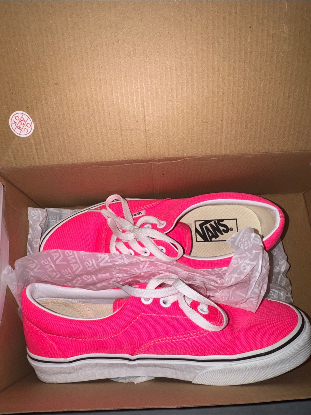 Vans Authentic Low-Top Sneakers - Bright Pink very cute In perfect condition